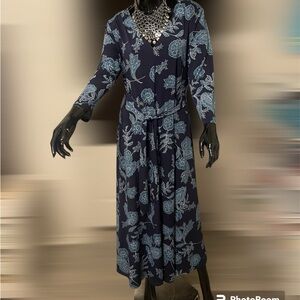 Preston & York Navy & Blue Dress Size: L 
Belt tie, 3/4 length sleeve, maxi
